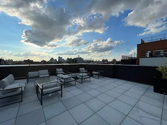 Rented by eRealty Advisors USA Inc | media 15