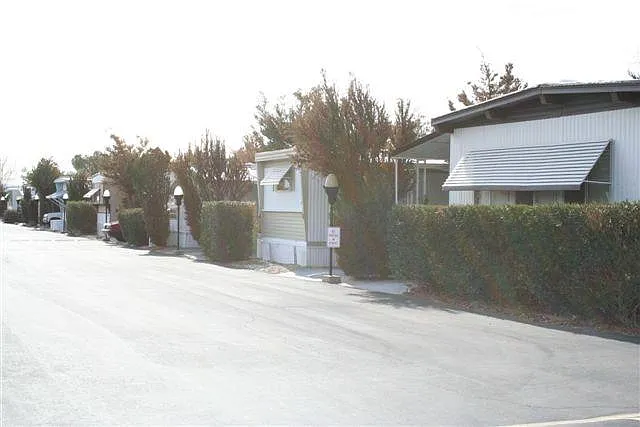 1048 W Rosamond Blvd Space 6 photo 1