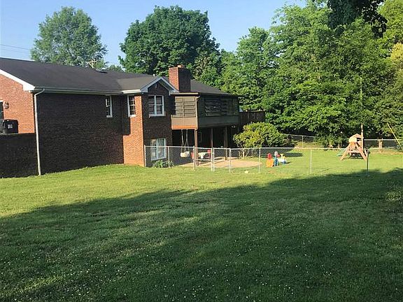 5th image of 106 E Fairview Ave