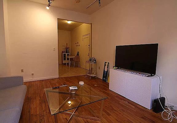 2nd image of 172 W 81st St APT 5A