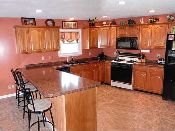 2nd image of 1034 S Vicksburg Dr