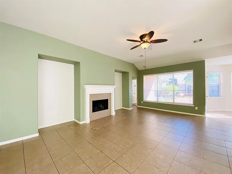 17222 Dark Cavern Ct — Photo 3