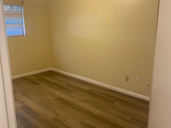3rd image of 1757 Black Oak Dr