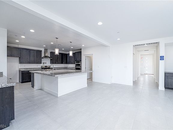 5th image of 1001 Warsaw Ave