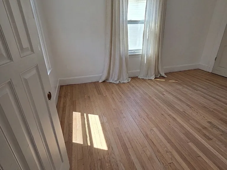 56 Pinckney St #3 — Photo 2