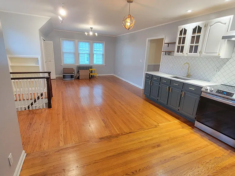 262 Crocus Ave #2 — Photo 4