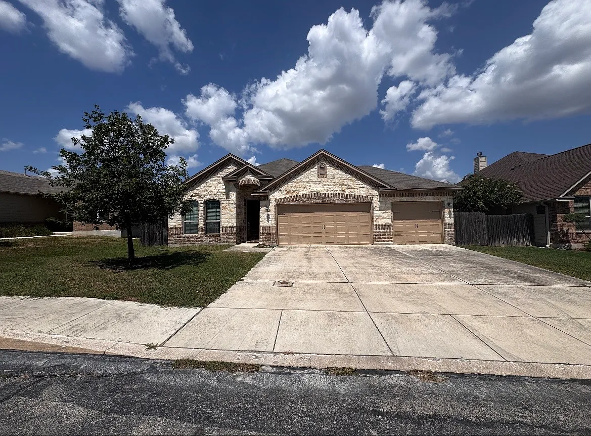 3 bed, 1770 sqft, $1,950 — Photo 1