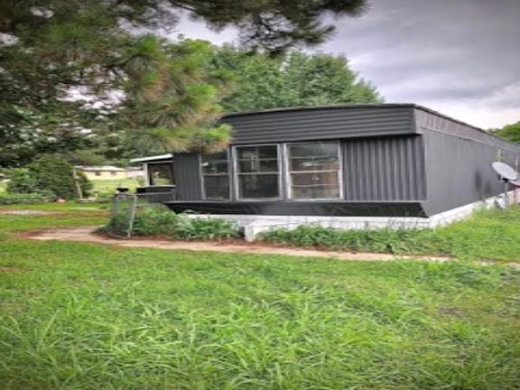 3rd image of 202 Applecross Ln