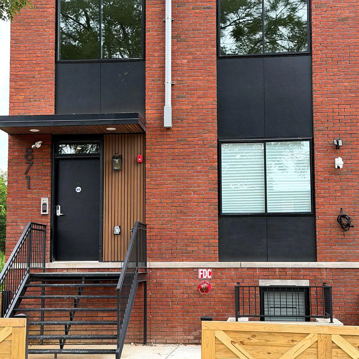 2 bed, 2.0 bath, 1080 sqft, $1,800 — Photo 2