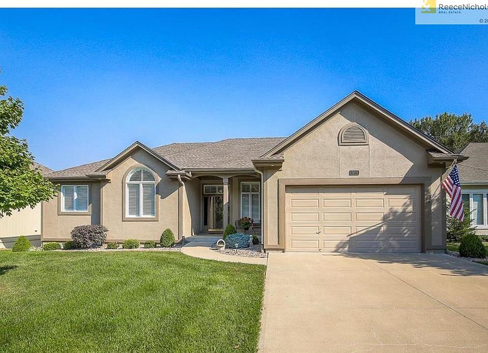 1st image of 416 NE Thornberry Pl