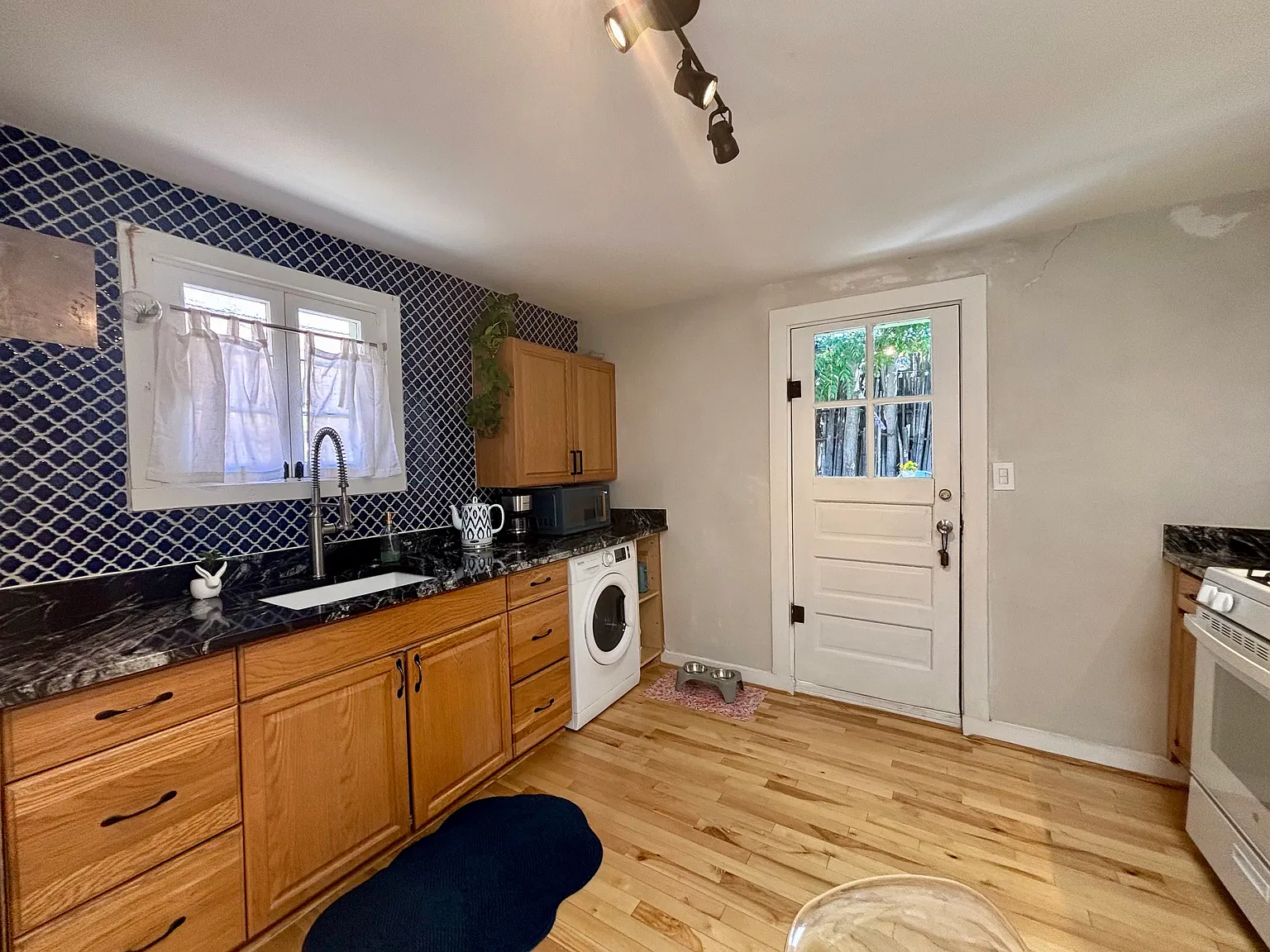 2 bed, 713 sqft, $2,500 — Photo 4