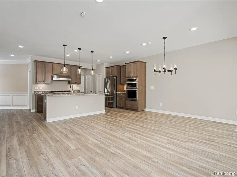 4021 Nottingham Cir — Photo 9