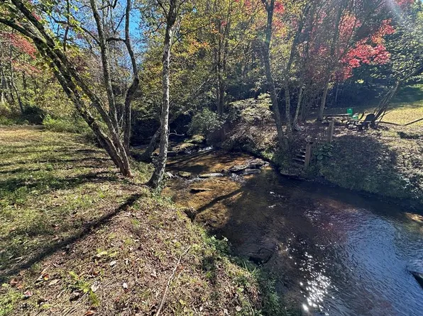 26 Arbor Creek Trl, Mineral Bluff, GA 30559