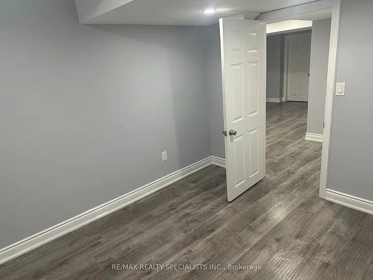 7 Vista Green Cres #BSMNT — Photo 4