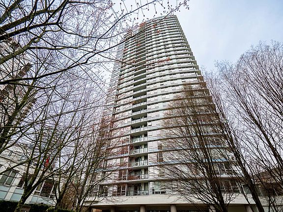3rd image of 928 Beatty St #609