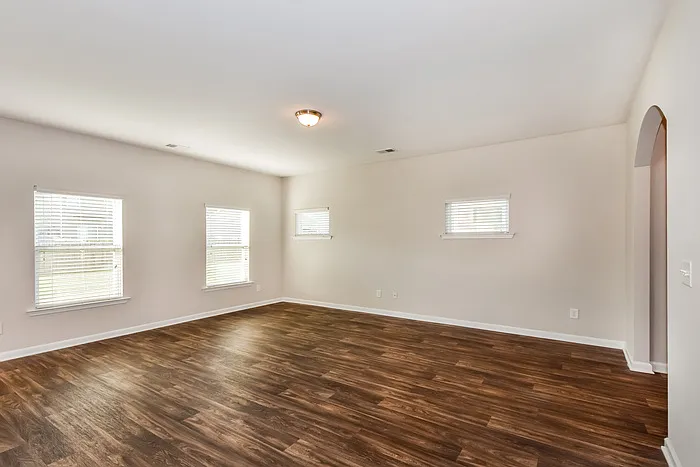 308 Beacons Field Rd — Photo 3