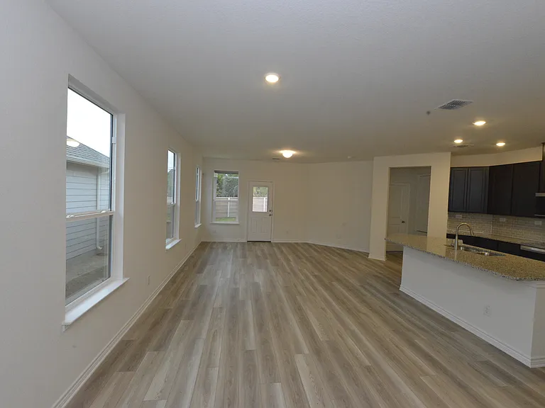 131 E Granite Shores Dr — Photo 2