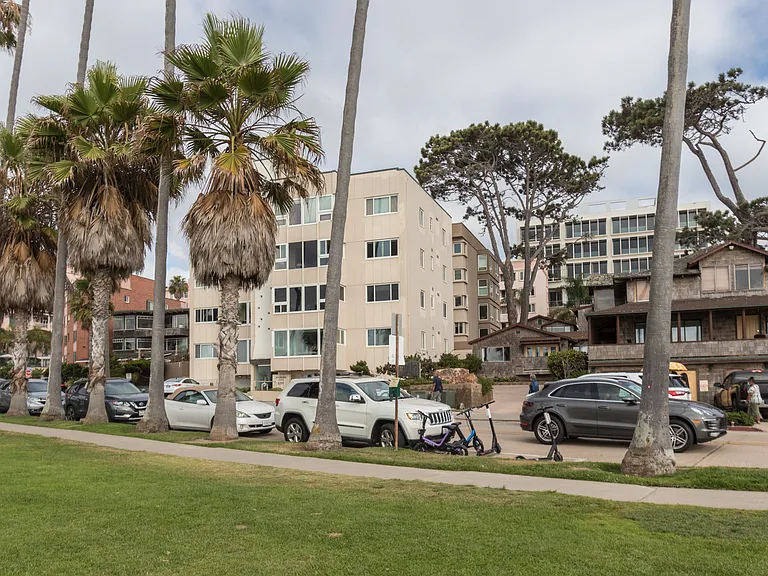 1039 Coast Blvd #E — Photo 23