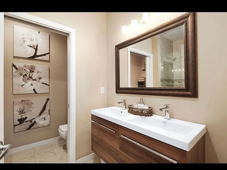 817 N Lawrence St #201 — Photo 8