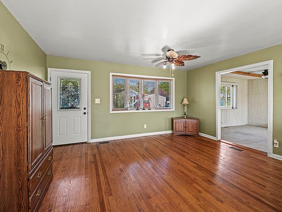 5th image of 9839 Cornell Ave