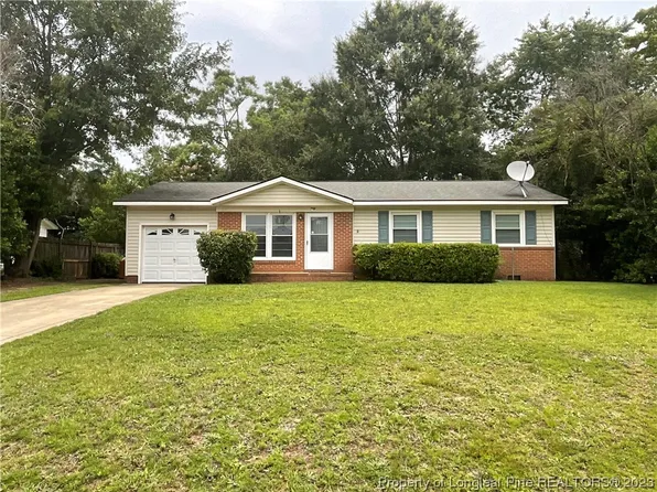 6222 Penfield Dr, Fayetteville, NC 28314