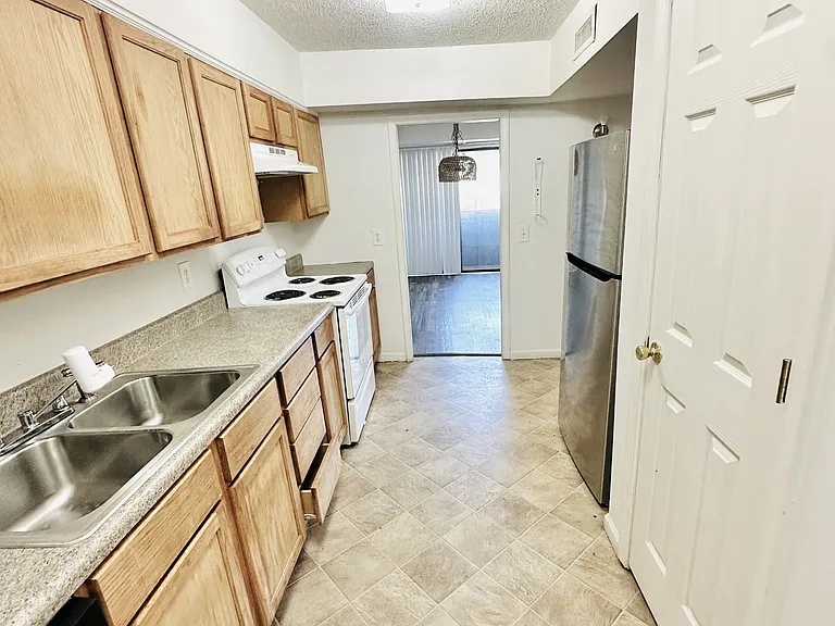 2058 Watermark Pl — Photo 8