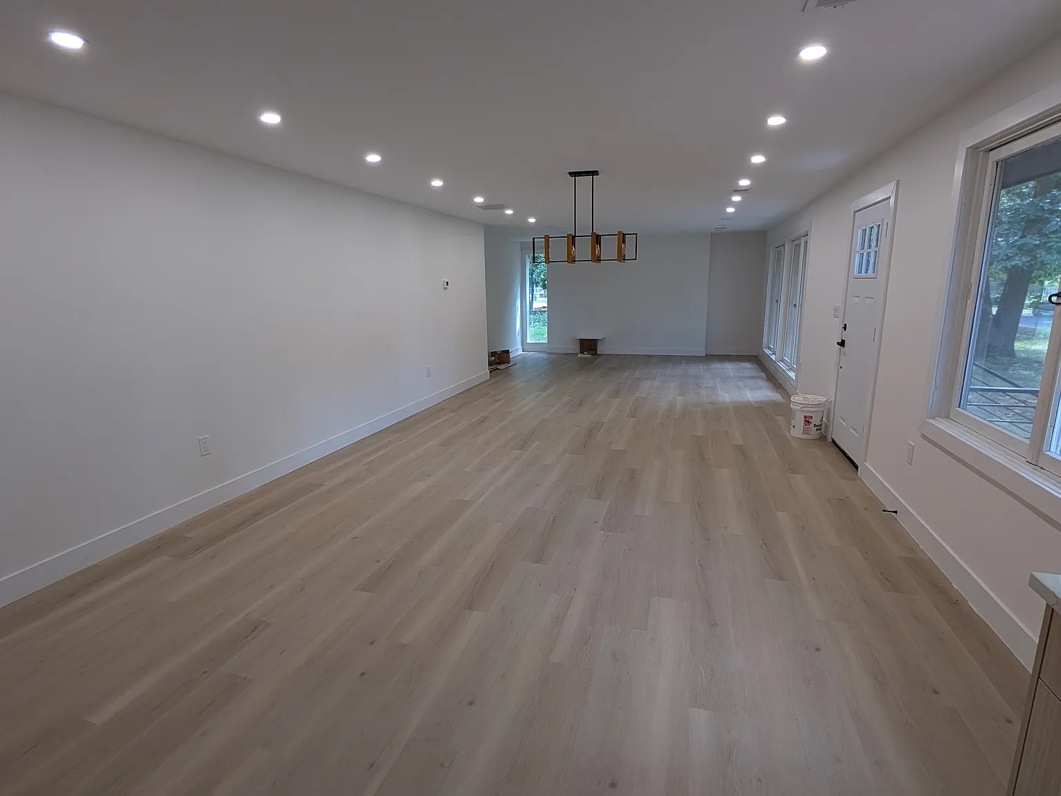 3 bed, 1600 sqft, $2,800 — Photo 4