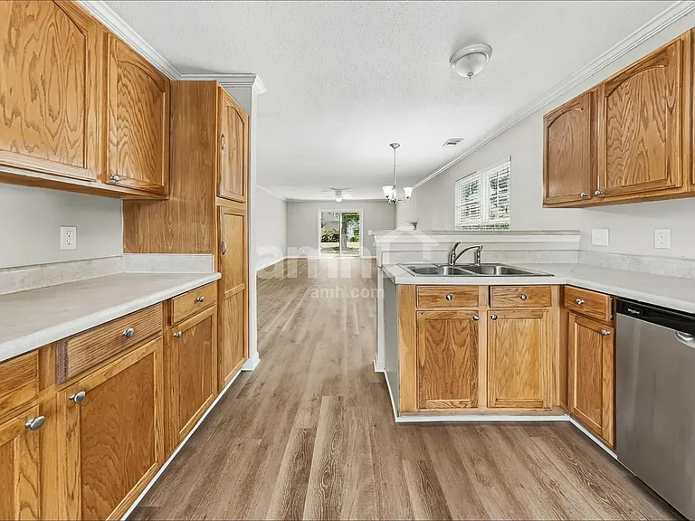 73 W Morningside Dr — Photo 4