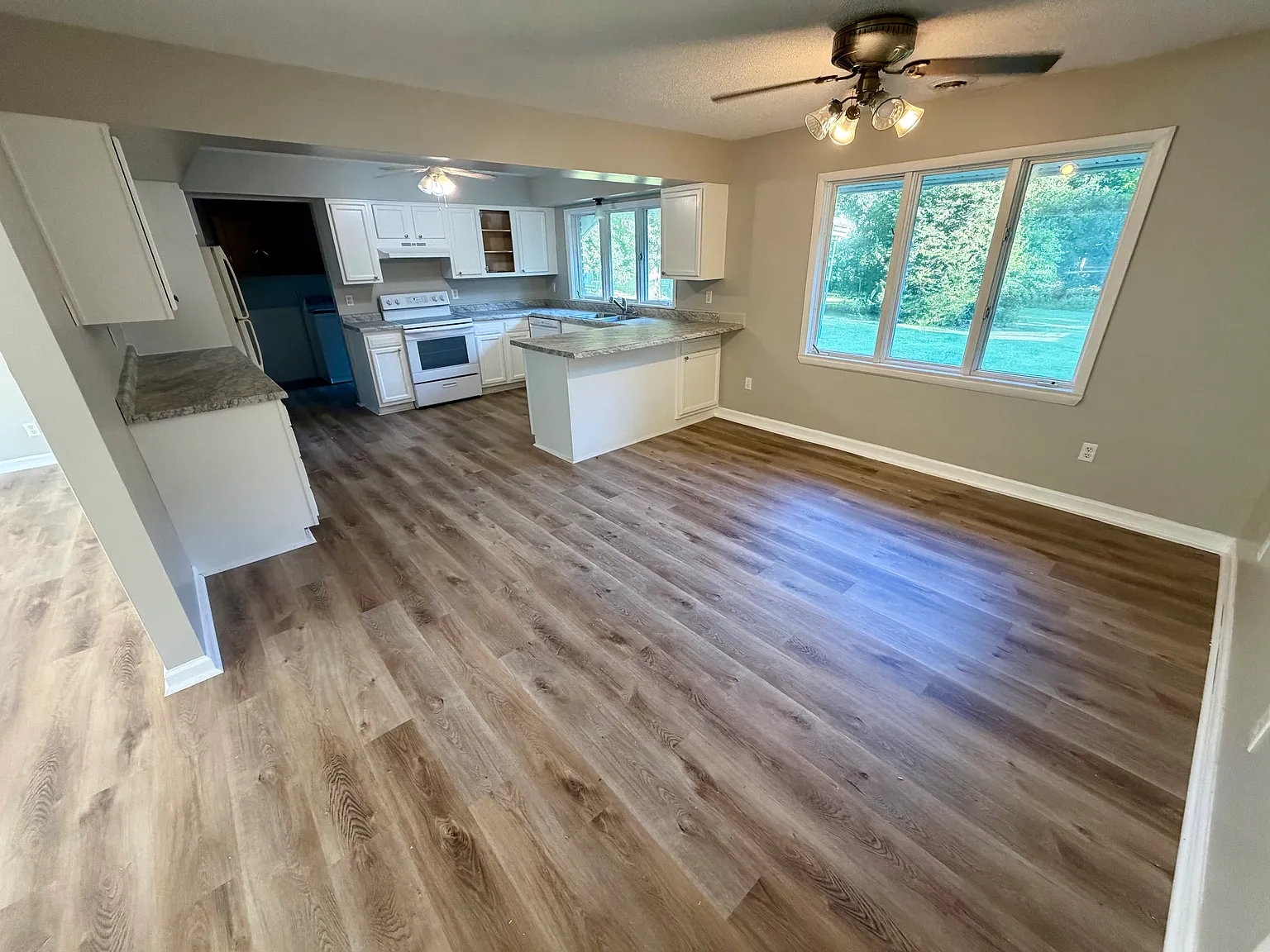 3 bed, 1500 sqft, $1,500 — Photo 3