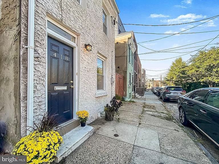 1st image of 418 N Sloan St
