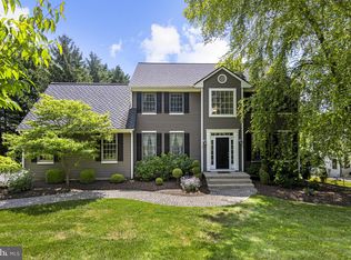 2 Lake Shore Ln, Landenberg, PA 19350