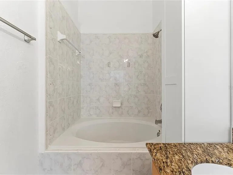 1437 Harbour Walk Rd — Photo 20