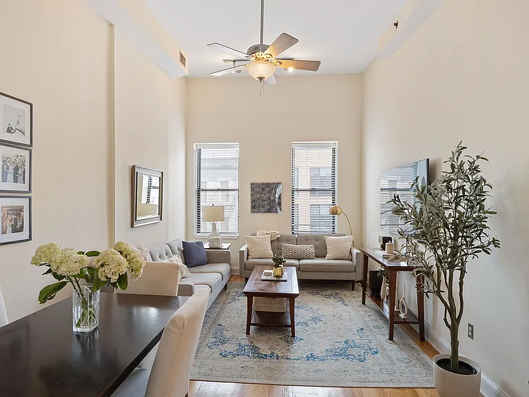 416 Monroe St #4R — Photo 2