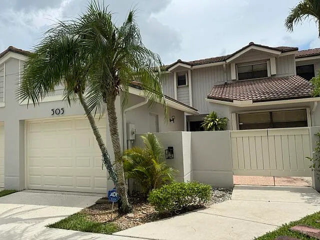 3 bed, 2.0 bath, 1850 sqft, $7,500 — Photo 2