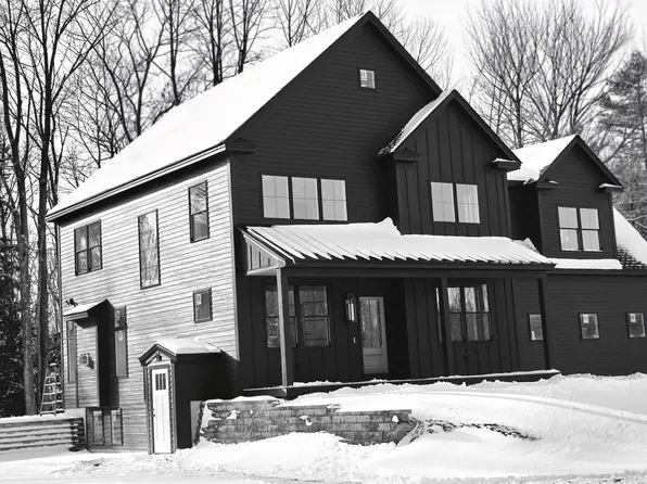 16 Nicholi's Way, Falmouth, ME 04105