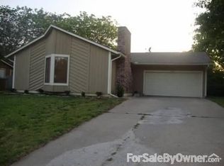 2711 SW Tutbury Town Rd, Topeka, KS 66614