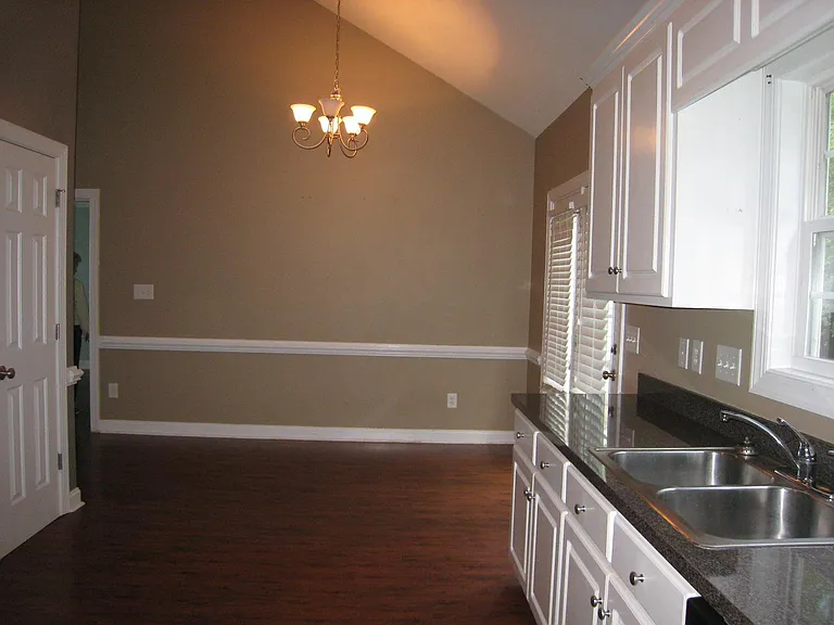 1009 Sebring Dr — Photo 10