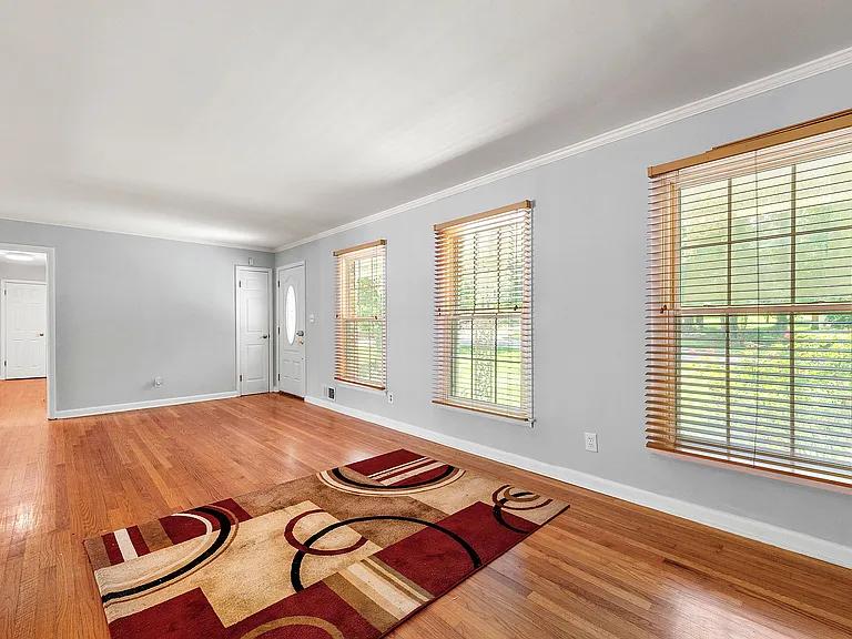 2895 Shelly Dr SW — Photo 10