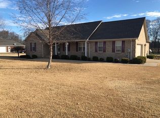 27 Lacy Rd, Fayetteville, TN 37334