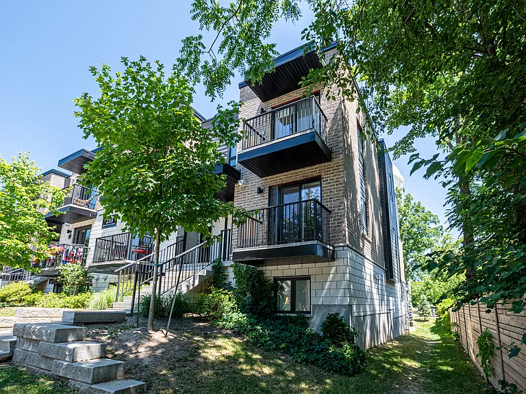 253 Exhibition St — Photo 12