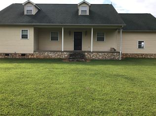 1179 Waterstone Dr, Pilot Mountain, NC 27041