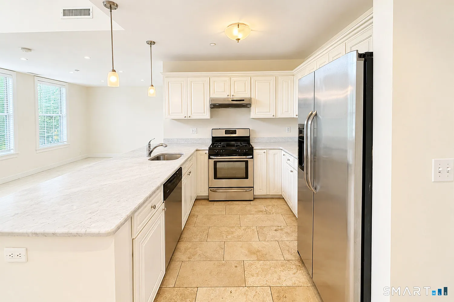 1 bed, 1.0 bath, 900 sqft, $3,750 — Photo 2