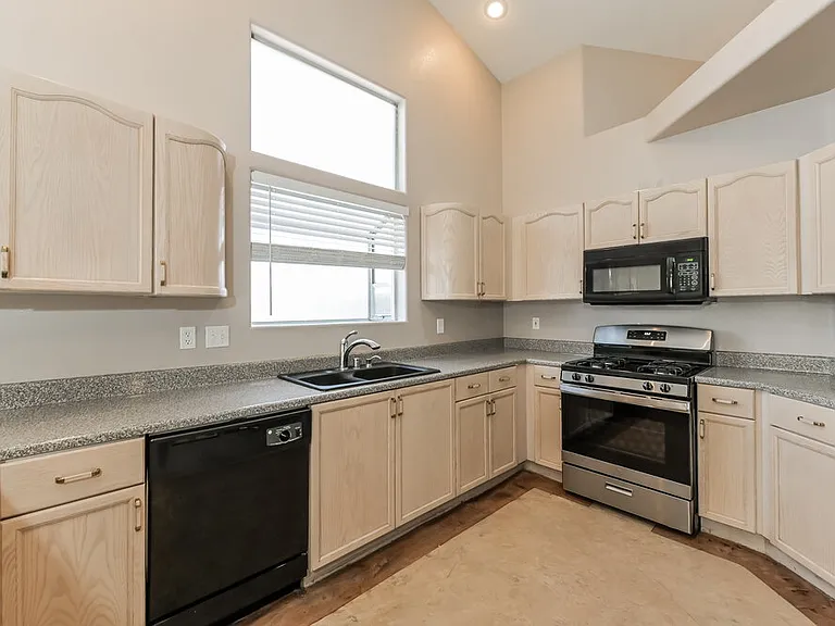 170 Coastal Pier Ct — Photo 7