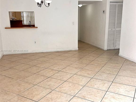 4th image of 401 NW 72nd Ave APT 304-B