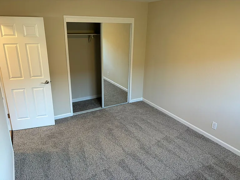 1616 Queen Charlotte Dr — Photo 8