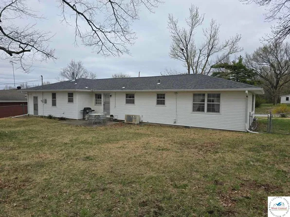 902 W Ohio St, Clinton, MO 64735