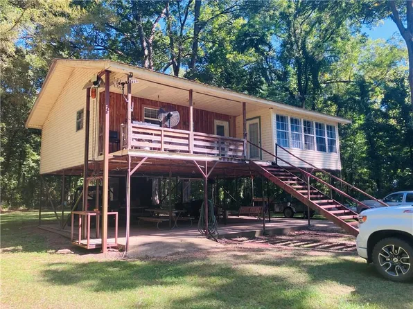 221 McDowell Ln, Jonesville, LA 71343