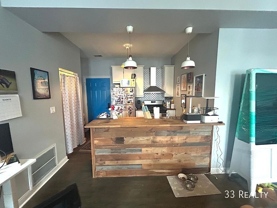 1st image of 1800 S Carpenter St #302