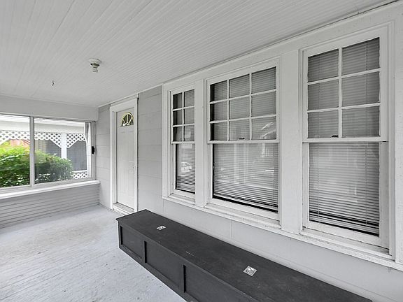 4th image of 457 Alden Ave
