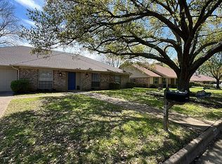 616 Meadow Creek Dr, Tyler, TX 75703